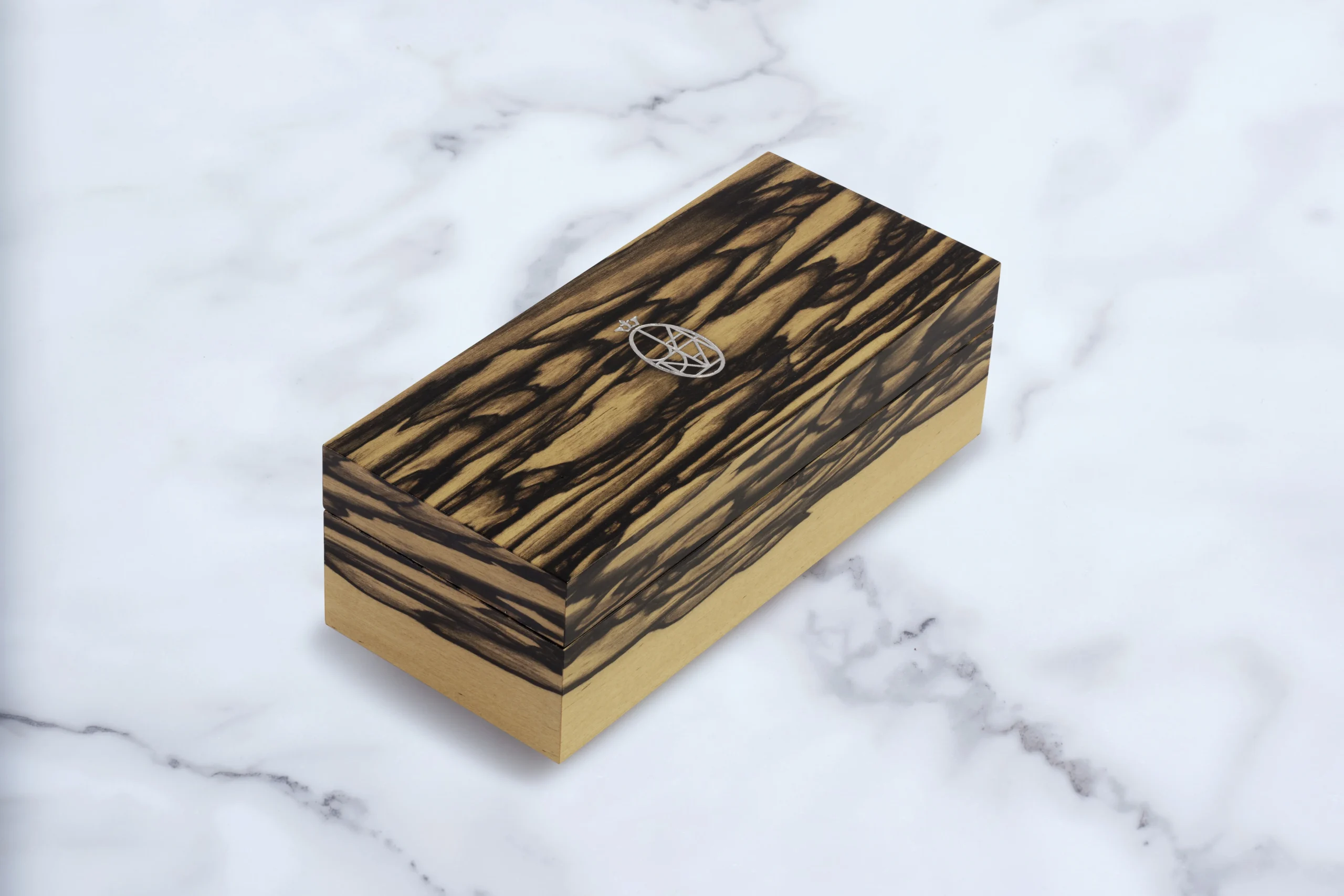 786-white-ebony-white-ebony-variation-1.webp JŌDO